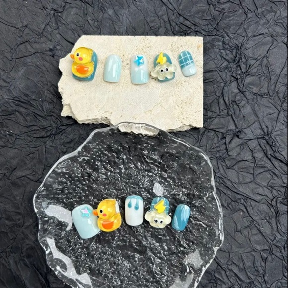 Gorgeous handmade 3D press-on ducky charm nails. (Nail Glue Included!) - Picture 2 of 6